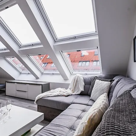 Апартаменти Luxury Loft Modern And Elegant Братислава